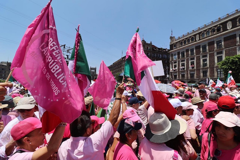 Marea Rosa presenta al TEPJF 150 mil firmas contra mayoría calificada de la 4T