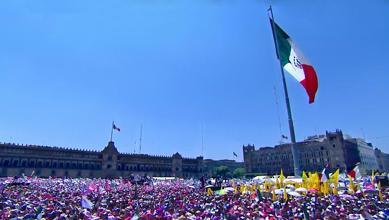 La marea rosa inundó nuevamente el Zócalo en defensa de la democracia