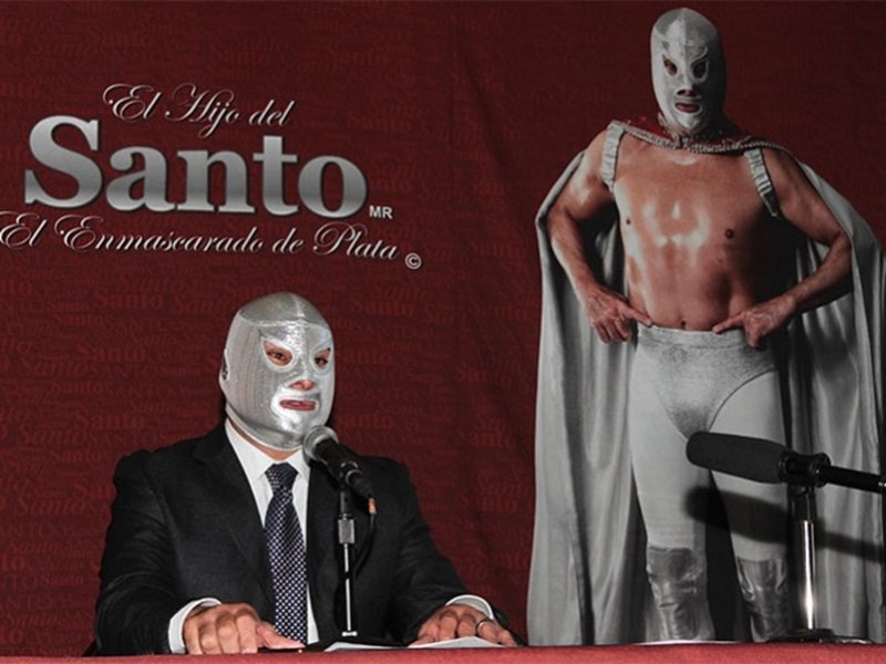 “Todo tiene un ciclo”, El Hijo del Santo se despide de los cuadriláteros