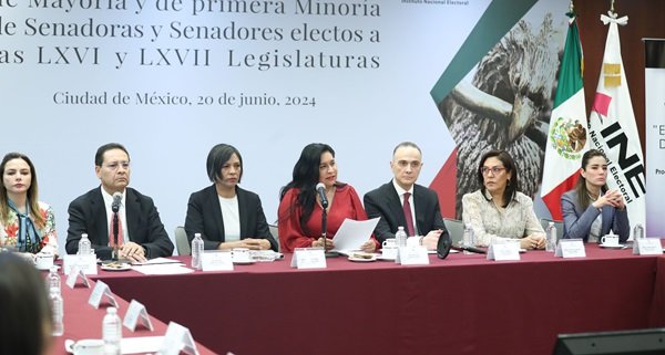 Recibe Senado constancias que acreditan a senadores electos para las LXVI y LXVII Legislaturas
