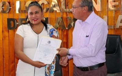 Recibe Ana Lilia Rivera constancia que la acredita como senadora electa