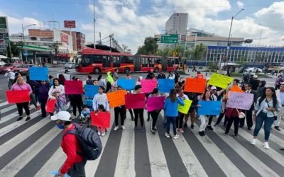 Comerciantes informales cierran Insurgentes y Eje Uno Norte
