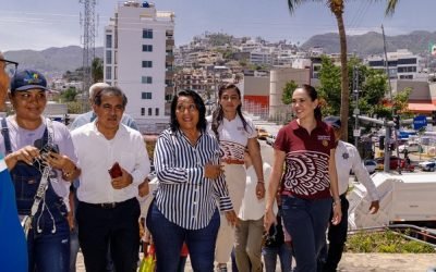 Con ayuda internacional, por Otis, la AMEXCID entrega cuatro camiones de basura para el Puerto de Acapulco