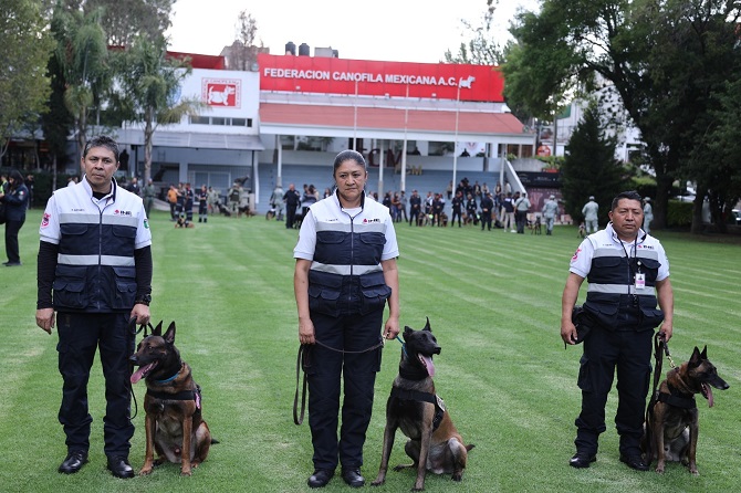 Recibe reconocimiento Unidad Canina del INE