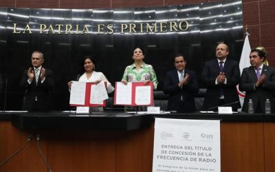 SENADO DE LA REPÚBLICA Y LA CÁMARA DE DIPUTADOS RECIBEN EL TÍTULO DE CONCESIÓN PARA RADIO CONGRESO EN AM