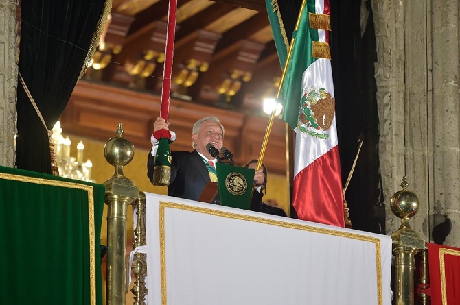 “¡Viva la Cuarta Transformación!”, expresa presidente al pueblo en último Grito de Independencia