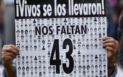 AMLO, compungido por Ayotzinapa pero justifica blindaje del Zócalo