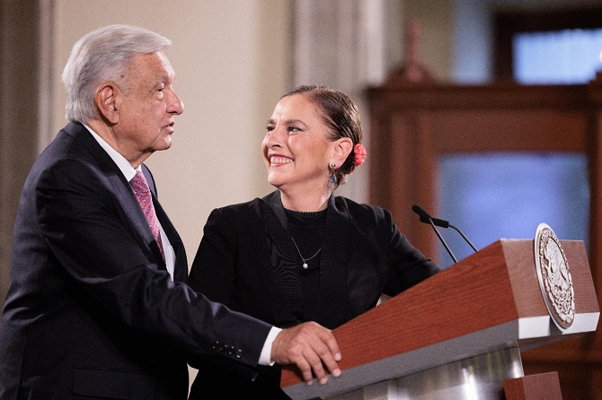 Esposa de López Obrador busca nacionalizarse española