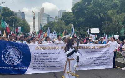 Se manifiestan trabajadores de la Jufed contra la reforma al PJ