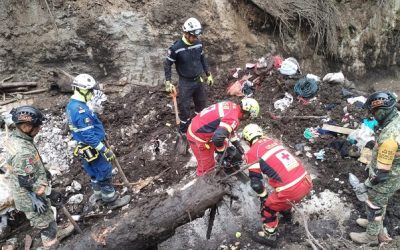 Suman 12 rescates por el deslizamiento del cerro debido a las lluvias