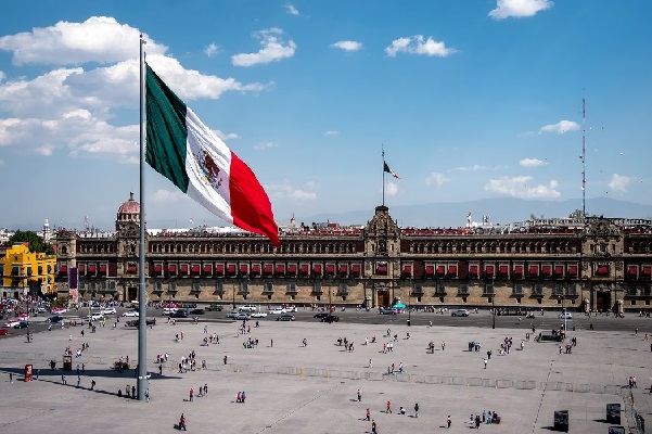 Tres vueltas hacia atrás en la tuerca del progreso 