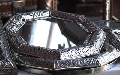 Transforman artesanas y artesanos hojas de lámina con técnicas de metalistería