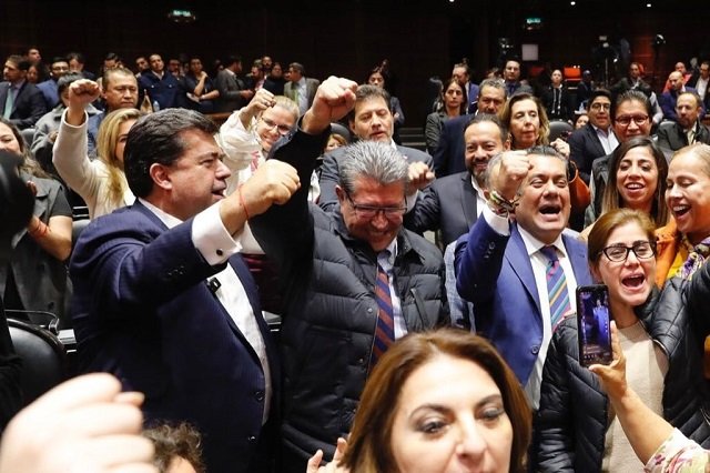 Cierran filas diputados federales en torno a su Coordinador; Monreal Ávila