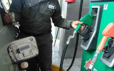 Renueva Sheinbaum acuerdo con gasolineros para mantener estable el precio de la gasolina