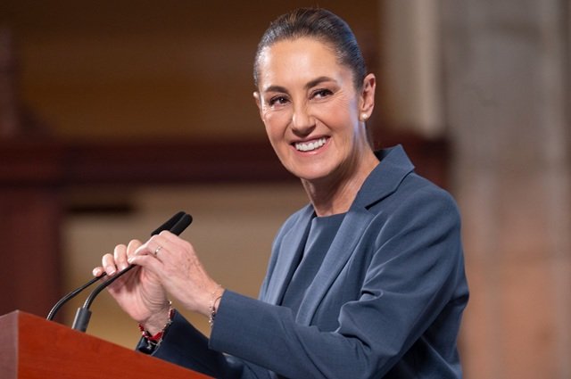 Anuncia Sheinbaum aumento del 13% al salario mínimo