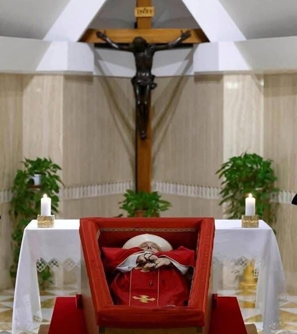 Funeral del Papa será el sábado; fieles podrán despedirlo desde el miércoles