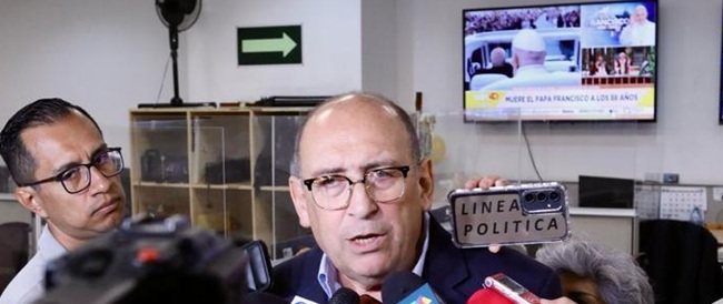 «Morenistas son traidores por la falta de presupuesto, poca pericia diplomática y el fanatismo que dinamita el diálogo con cualquier país», afirma Moreira