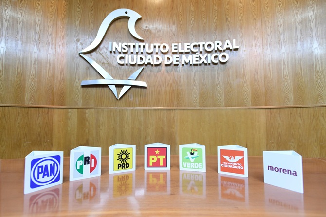 Analizan especialistas sistema de partidos