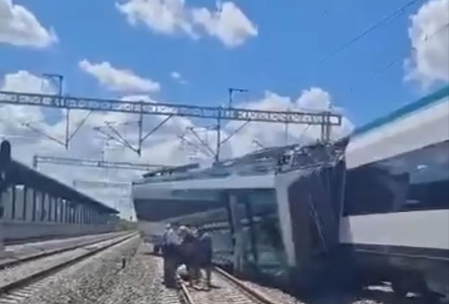 PANISTAS INGRESAN DENUNCIA PENAL ANTE FGR POR DESCARRILAMIENTO DE TREN MAYA