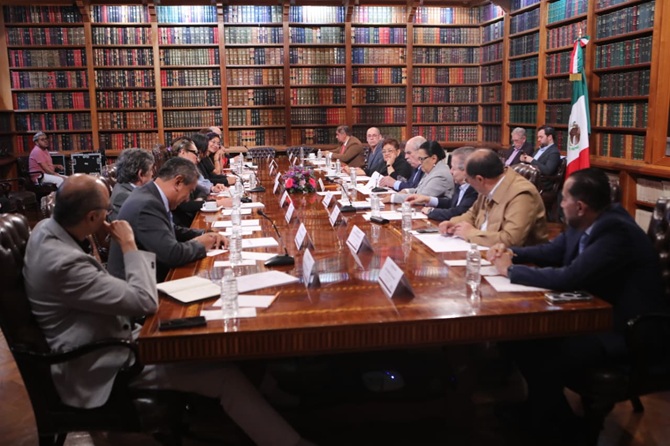 Se reúnen integrantes del INE y de la Comisión Presidencial para la Reforma Electoral