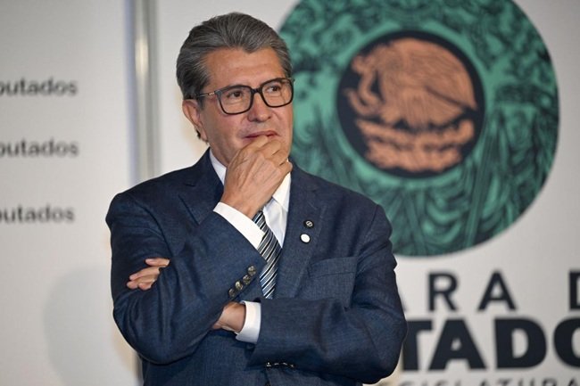 Necesaria una reforma fiscal porque “hay una presión fuerte en el gasto”, considera Monreal