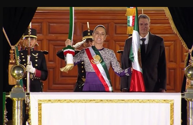  Una ceremonia que expresó un posible alejamiento a políticas heredadas