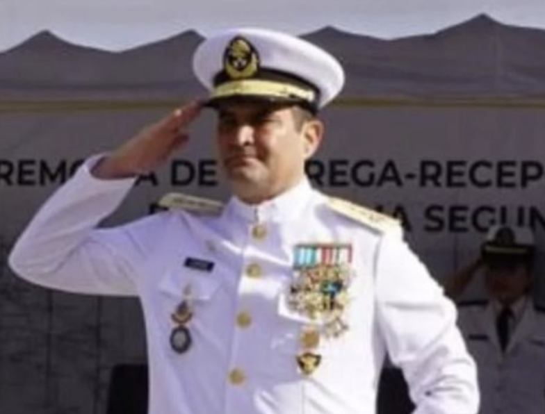 El vicealmirante de la Marina de México se suicida en su despacho
