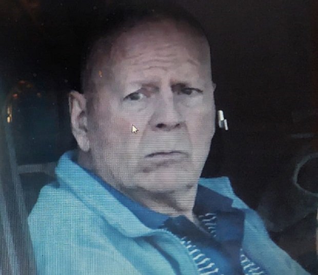 Bruce Willis reaparece tras ingreso a una casa de reposo
