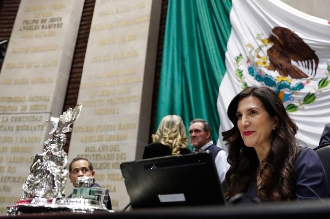 Kenia López Rabadán agradece a trabajadores y funcionarios de la Cámara de Diputados por su colaboración en la discusión del Paquete Económico 2026