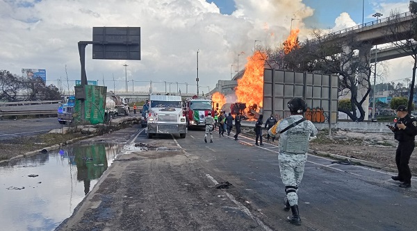 Gobierno CDMX confirma fallecimiento de tres personas por explosión de pipa