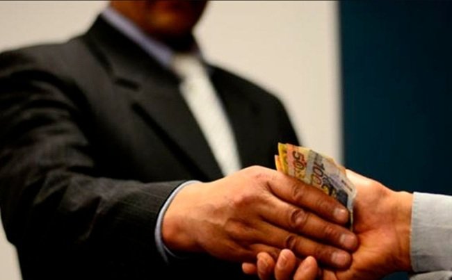 La corrupción persistente en el gobierno impide el crecimiento del país