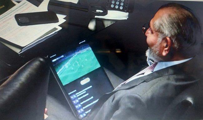 El portero de Adán detiene lo penales