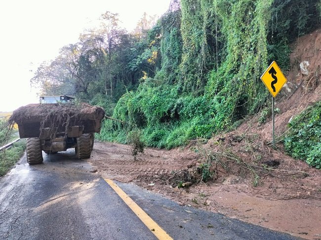 HAN SIDO ATENDIDAS EL 43 POR CIENTO DE LAS INCIDENCIAS EN CARRETERAS ESTATALES, MUNICIPALES Y CAMINOS ALIMENTADORES: JESÚS ESTEVA MEDINA
