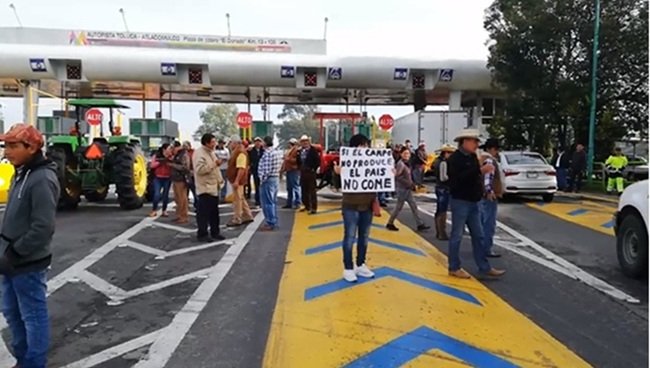 Bloqueos de carreteras por trabajadores del campo solo piden solución a sus problemas