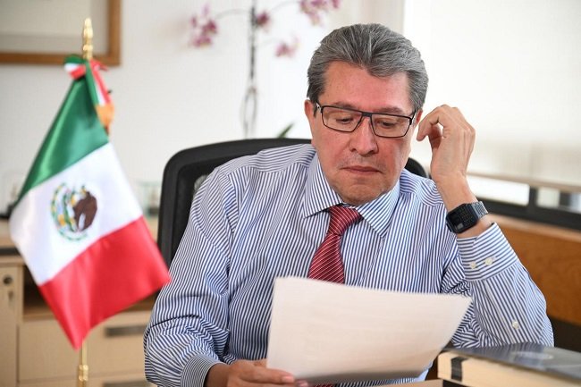 “Acceso a energía barata y a las ‘tierras raras’», son los objetivos de Trump por eso «la intromisión de los militares»: Monreal