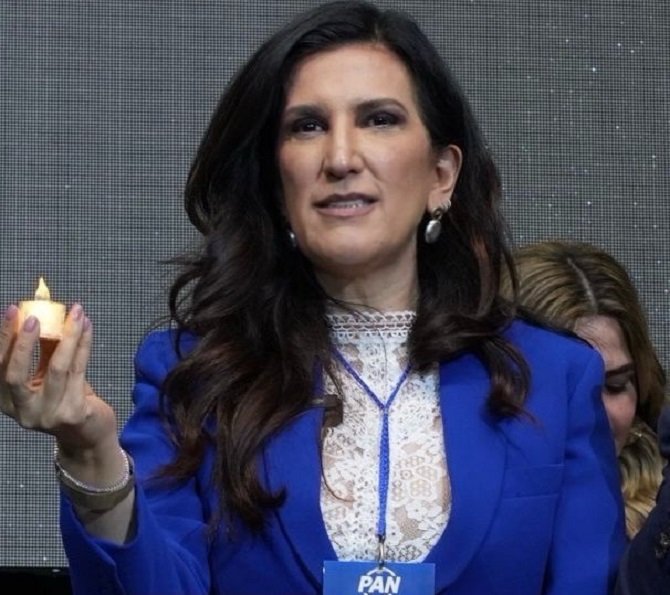 Invita Kenia López Rabadán a las mujeres de la Universidad Anáhuac a romper el techo de cristal