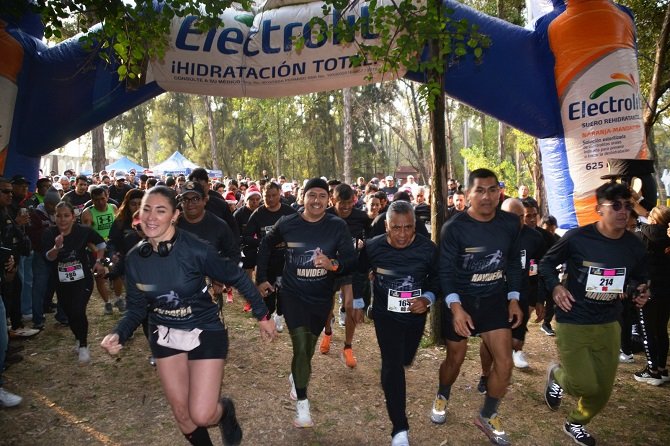 Exitosa, la Primera Carrera Atlética Navideña de CUSAEM