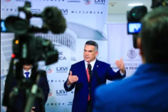 PAUSAR OBRAS EN LAS QUE HAYAN PARTICIPADO HIJOS DE AMLO, PIDE MORENO CÁRDENAS