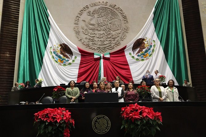 En Diputadas y diputados aprueban dictamen que armoniza 17 ordenamientos en materia de igualdad sustantiva y perspectiva de género