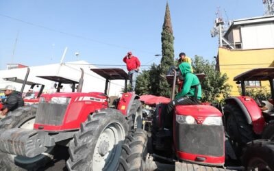 Gobierno federal alcanza acuerdo con transportistas y agricultores
