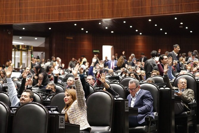 Reforman la Ley Monetaria para incentivar el uso y circulación de la moneda de 20 pesos