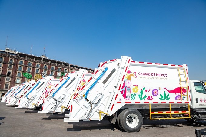 BRUGADA ENTREGA 50 CAMIONES RECOLECTORES DE RESIDUOS