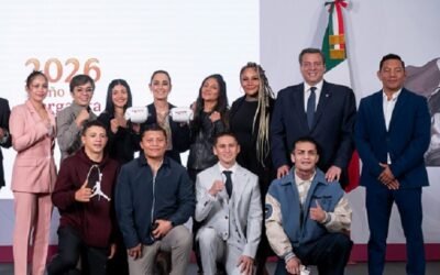 Boxeadores profesionales darán clases gratuitas a más de 100 mil niños y jóvenes, anuncia Sheinbaum