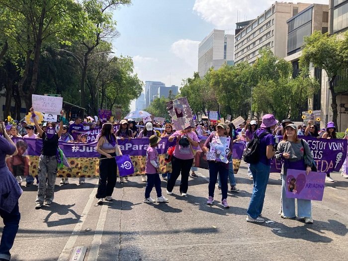 CDMX se pinta de morado: mujeres marchan por el 8M para exigir igualdad, respeto y justicia
