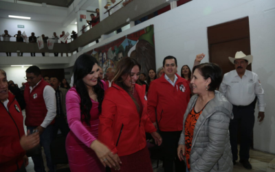 ROBLES ACUDE A LAS INSTALACIONES DEL PRI EN PUEBLA