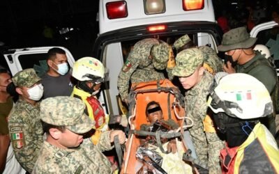 Rescatistas del Ejército mexicano localizaron con vida a un niño atrapado entre las ruinas de Venezuela