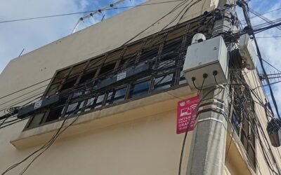 Piden emitir lineamientos para reordenamiento y retiro de cables en desuso en vía pública