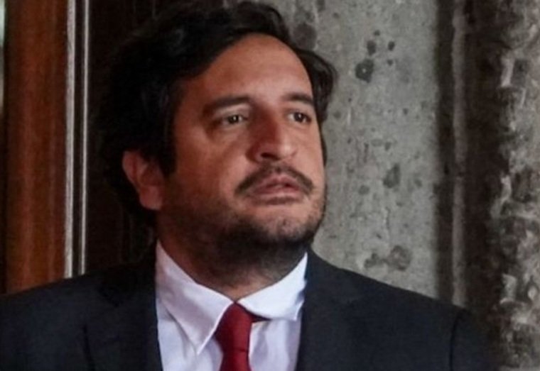Retira EU visa a hijo de AMLO; es fobia enfermiza, revira