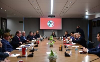 RECIBE EL PRI AL EXPRESIDENTE VICENTE FOX QUESADA Y REFRENDA SU COMPROMISO CON LA DEFENSA DE LA DEMOCRACIA