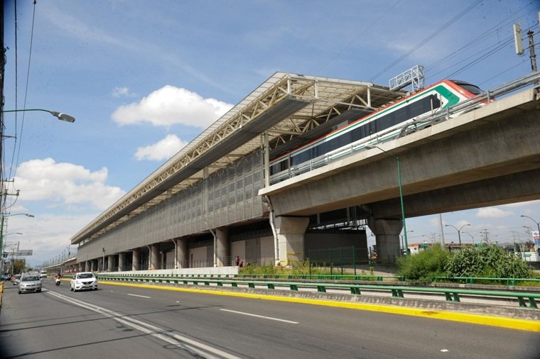 Tren “El Insurgente” transporta a más de 25 millones de pasajeros: Sheinbaum